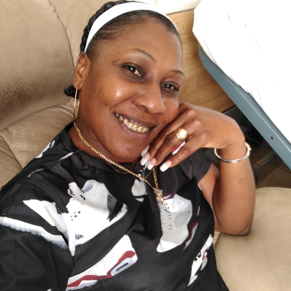 Meet your Posher, Lishia